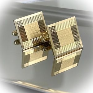 💕Beautiful Gold Tone Vintage Swank Cufflinks💕